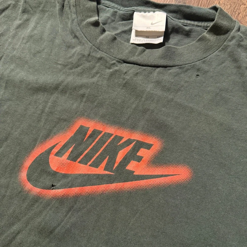 Vintage Nike Silver Tag T-Shirt Mens XL Green Red Spray Logo Y2K Faded Cotton